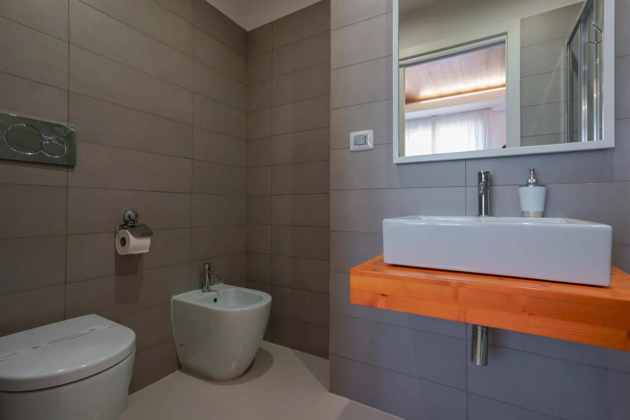 קליארי Lumiere Rooms - Eja Sardinia מראה חיצוני תמונה