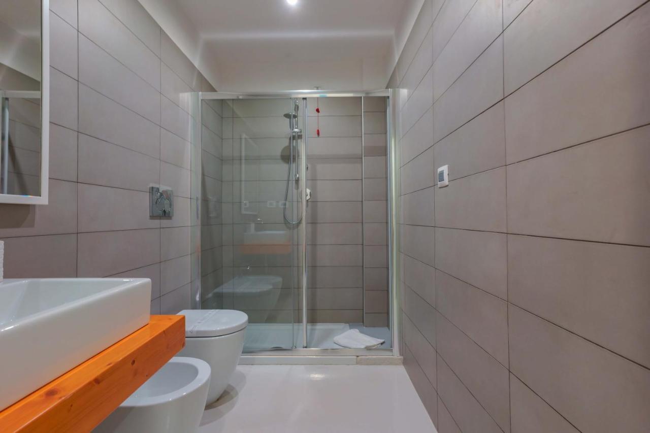 קליארי Lumiere Rooms - Eja Sardinia מראה חיצוני תמונה