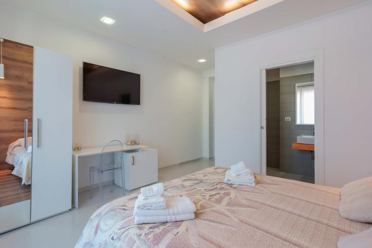 קליארי Lumiere Rooms - Eja Sardinia מראה חיצוני תמונה
